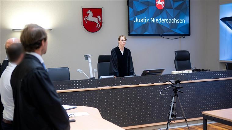 Geldstrafe im Prozess gegen Kapitän nach Unfall an Brücke Der Prozess wurde vor dem Amtsgericht Brake verhandelt.