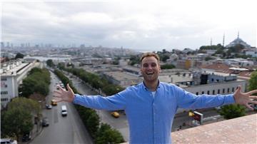 Der Psychologe Leon Windscheid bereist in der ZDF-Dokureihe „Terra X: Weltstädte“ auch Istanbul. 
