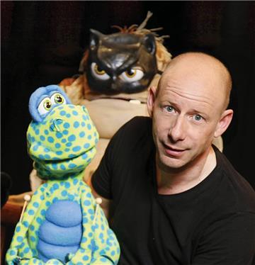 Benjamin Tomkins tritt mit sieinen Puppen im Capitol auf