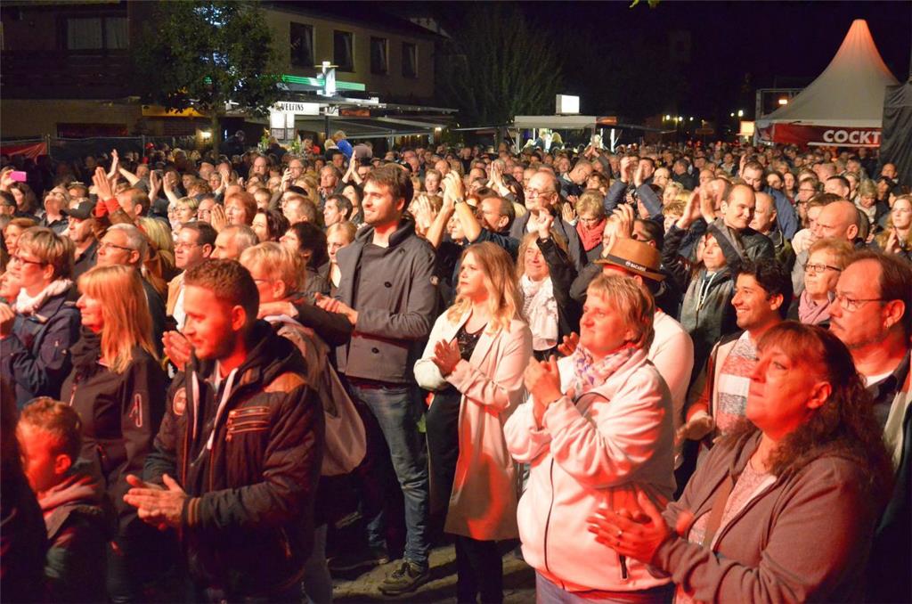 Der &quot;Stadtzauber&quot; in Zeven  endet am Sonntagabend. Der Auftritt der Ba...