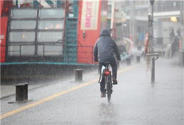 Der Regen am Mittwoch und in der Nacht auf Donnerstag sorgte für einen neuen Rekord-Wert in Bremerhaven.