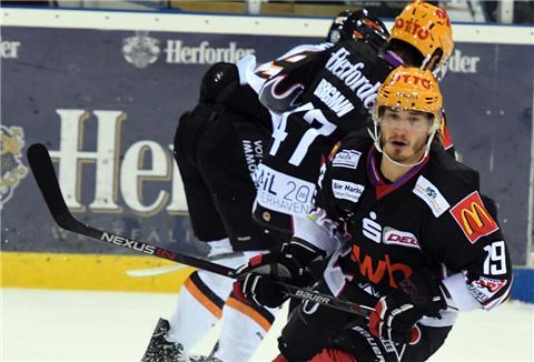 Der Rekordspieler der Pinguins schoss die Mannschaft 2014 zum DEL2-Titel und auch zum ersten Sieg in der DEL: Marian Dejdar.
