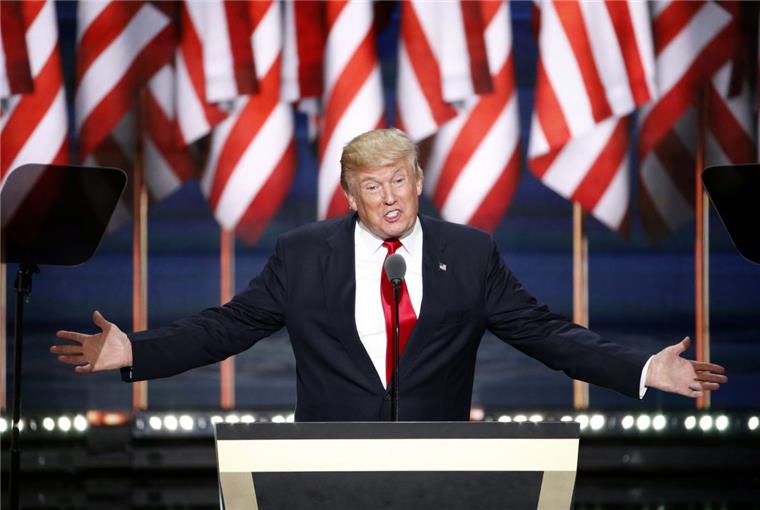 Desaströse Wahlkampf-Woche: US-Präsidentschaftskandidat Donald Trump muss Patzer ausbügeln Der republikanische US-Präsidentschaftskandidat Donald Trump während eines Wahlkampfauftritts.