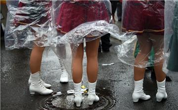 Der Rosenmontag wird stürmisch und nass in Bremen und Niedersachsen. 