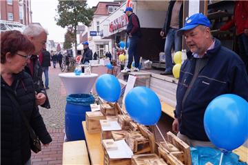 Der Rotary-Club verkaufte Nistkästen. Foto: Wurm