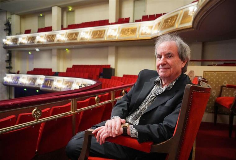Sänger Chris de Burgh macht gerne Urlaub in Deutschland Der Sänger Chris de Burgh hat mehrere Songs für das Musical „Robin Hood“ geschrieben.