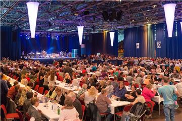 Der Sängerwettstreit "Seebeck am Markt" lockt viele Teilnehmer in die Stadthalle.