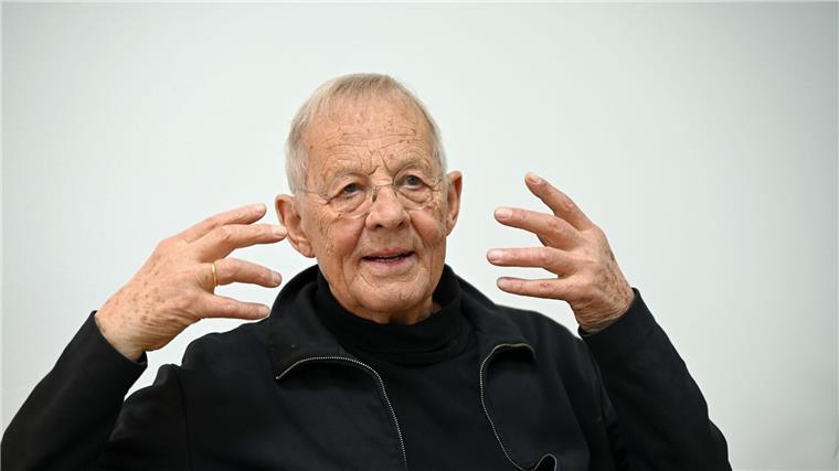 Schauspielern auf der Zielgeraden - Rolf Becker wird 90 Der Schauspieler Rold Becker feiert am 31. März seinen 90. Geburstag.
