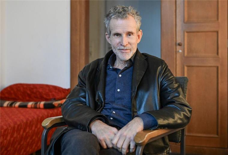 Der Schauspieler Ulrich Matthes erzählt von Weihnachten in seiner Kindheit.