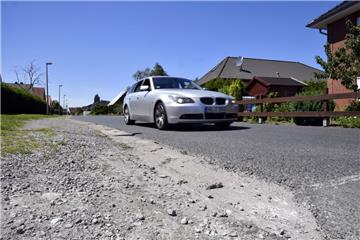 Der Schierholzweg ist bereits im Jahr 2009  in die Top 5 der sanierungsbedürftigsten Straßen im Stadtgebiet gewählt worden.