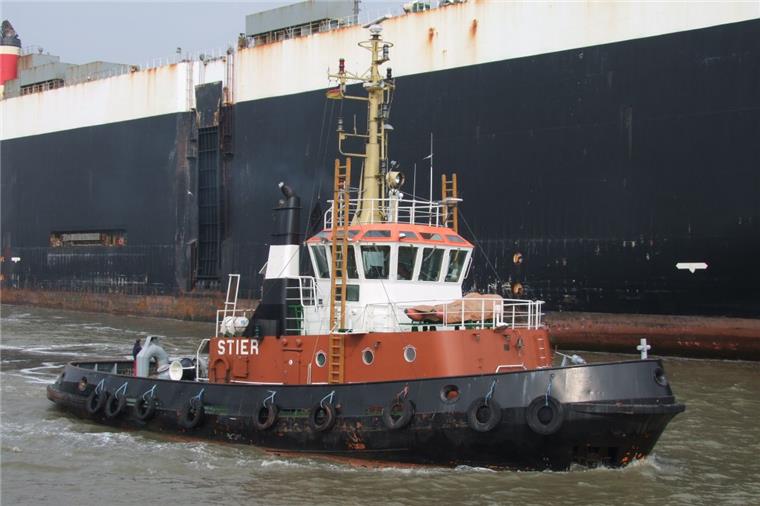 Bremerhaven: Schlepper "Stier" und "Arion" verkauft Der Schlepper "Stier" war lange Zeit in Bremerhaven im Einsatz. Foto Eckardt