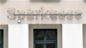 Der Schriftzug „Sparkasse“ an einer früheren Filiale des Geldinstituts an einer Hausfassade.