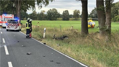 Der schwerverletzte Motorradfahrer kam per Helikopter in eine Klinik.