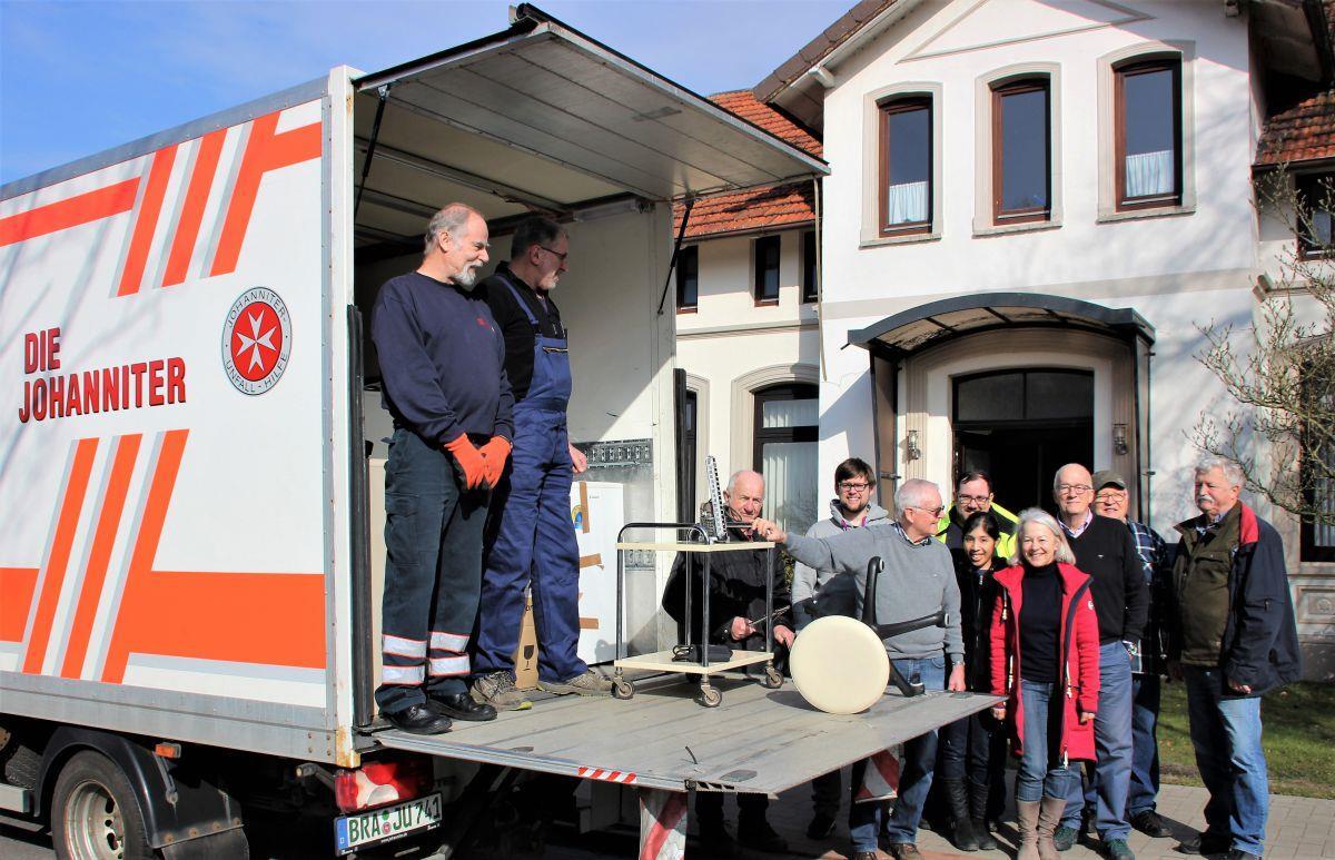 Der Seefelder Arzt Dr. Peter Malinowski spendet den Großteil seiner Praxiseinrichtung an die Johanniter-Auslandshilfe.