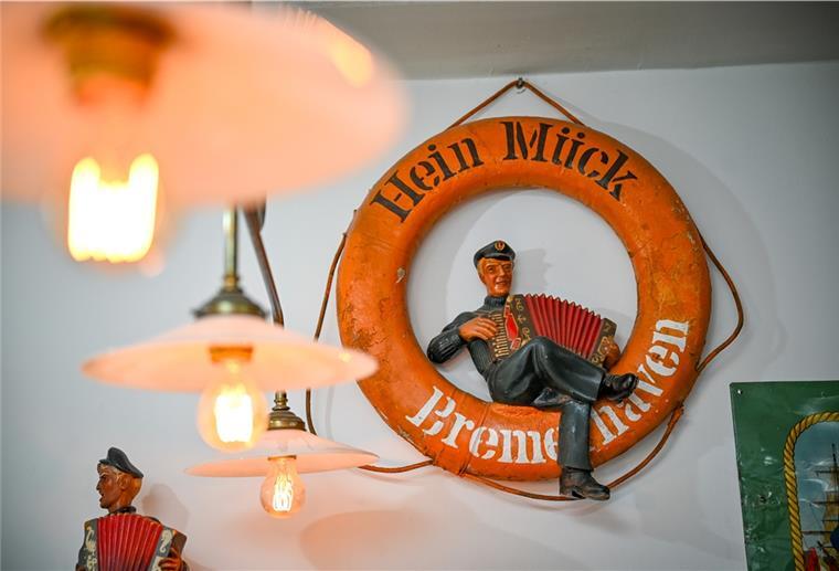 Der Seemann Hein Mück kommt in der Sommerausstellung des Historischen Museums groß heraus – sowohl als Werbeträger als auch als Wahrzeichen.