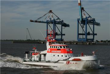 Der Seenotrettungskreuzer „Hermann Rudolf Meyer“ auf der Weser.