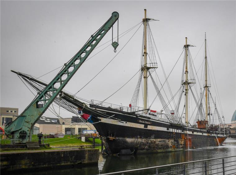 Bremerhaven "Seute Deern“ ist der letzte in den USA gebaute Klipper Der „Seute-Deern“-Rumpf ist ein Stück US-Kulturgut. Es ist der letzte erhaltene Klipper, der in den USA gebaut wurde. Die in Bremerhaven havarierte Bark soll abgewrackt werden.