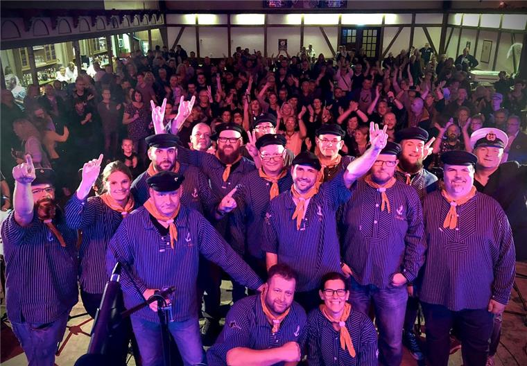 Der Shantychor Rodenkirchen will mit seinen Fans kräftig feiern. 