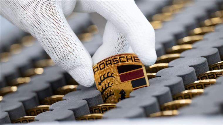 VW-Chef Blume: Kommen beim Sparen gut voran Der Sportwagenbauer Porsche ist bereits länger in schwerem Fahrwasser.