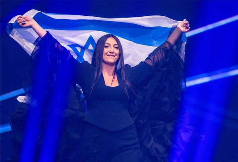 Wegen Israel: Debatte um Publikumsvoting bei ESC Der staatliche TV-Sender RTVE kündigte derweil an, man werde eine Überprüfung des Publikumsvotings beantragen, das die Teilnehmerin Israels(Yuval Raphael mit dem Song „New Day Will Rise“) am Samstag auf Platz 2 katapultiert hatte.