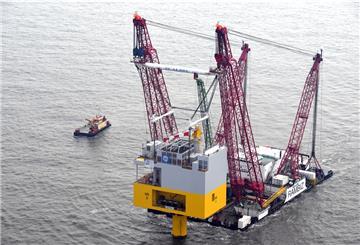 Der Stahlbauer BVT hatte sich mit dem Bau der 2000 Tonnen schweren Trafo-Station für den Windpark „Nordergründe“ verhoben.