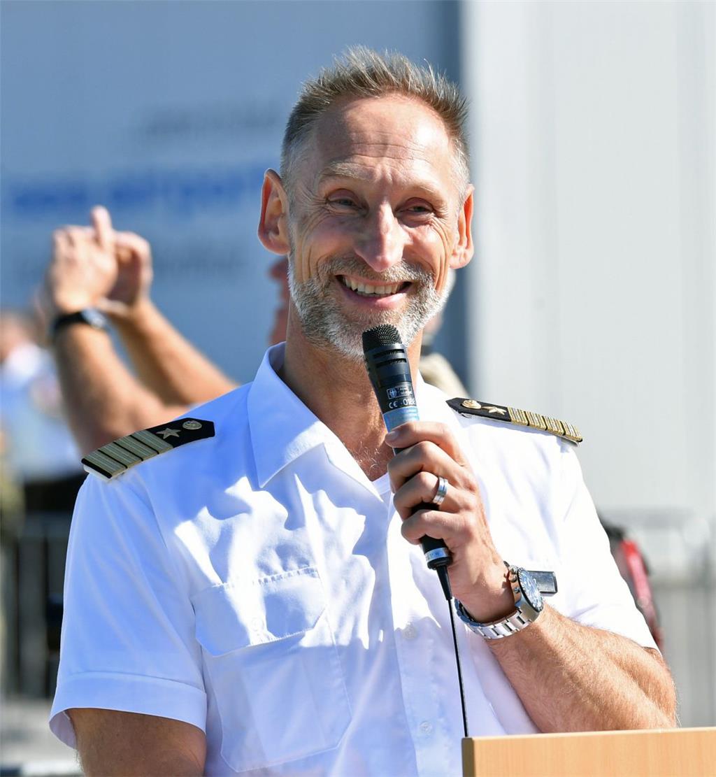 Der Standortkommandeur in Nordholz: Kapitän zur See Thorsten Bobzin. Foto: Sches...