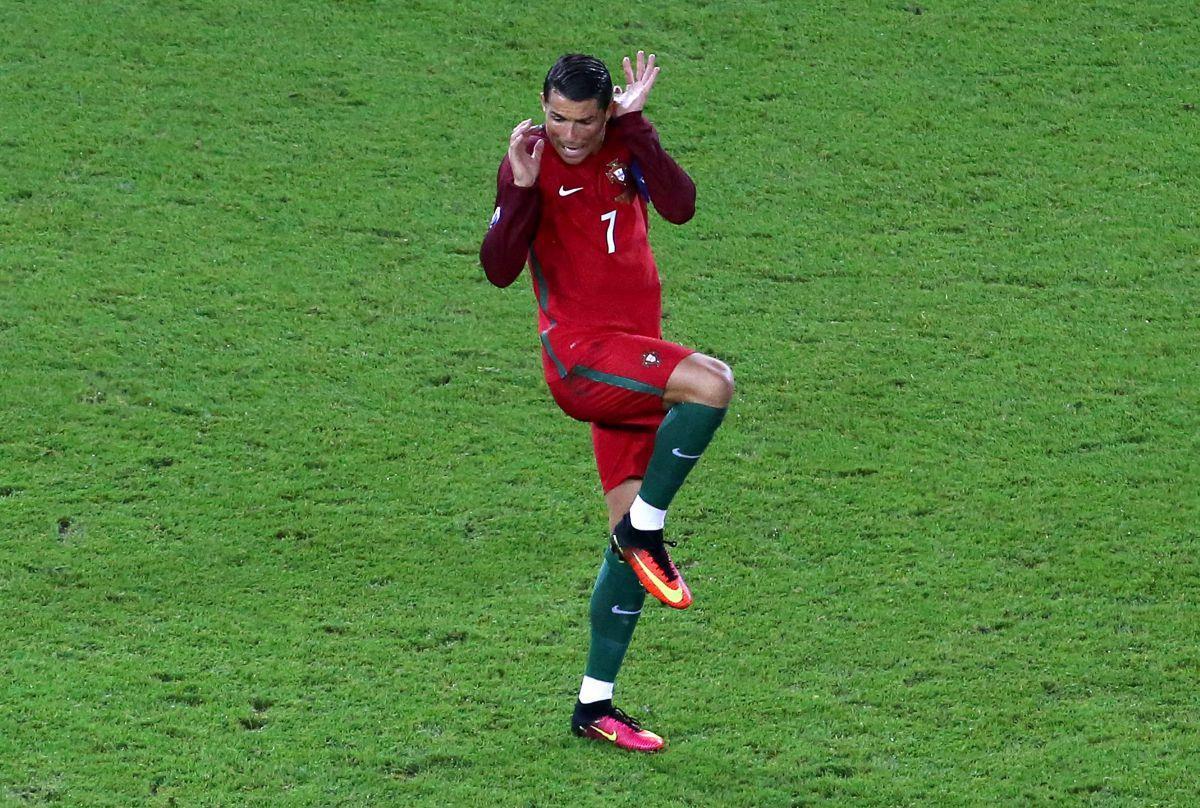 Cristiano Ronaldo: Elfer verschossen, Fan glücklich gemacht Der Superstar Cristiano Ronaldo hat es auch im zweiten Vorrundenspiel versemmelt. Er blieb wieder torlos, verschoss gar einen Elfmeter.
