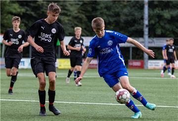Der SV Brake (schwarze Trikots) war der JSG Nordenham/Abbehausen in der Bezirksliga klar unterlegen.