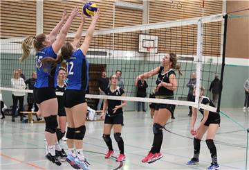 Der SV Nordenham (rechts vom Netz) geht nach dem Aufstieg 2019 in seine zweite Landesliga-Saison. Die erfahrene Mannschaft startet mit Heimspielen.