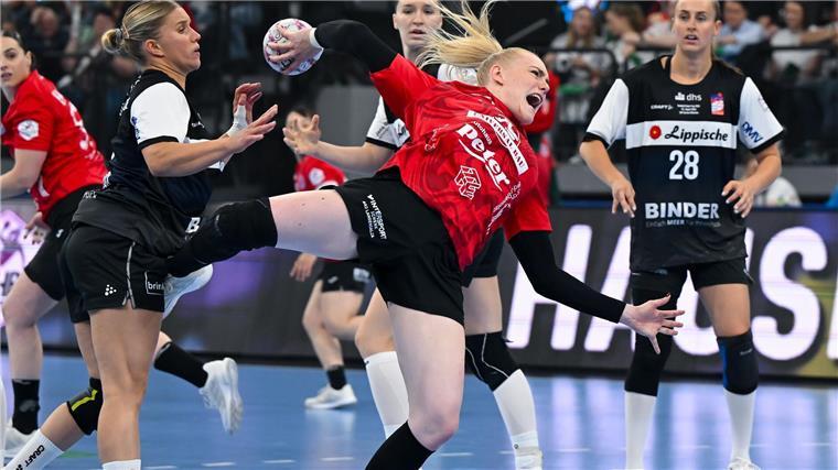 Trotz Neun-Tore-Rückstand: Thüringer HC gewinnt Supercup Der Thüringer HC hat zum vierten Mal den Handball-Supercup gewonnen.