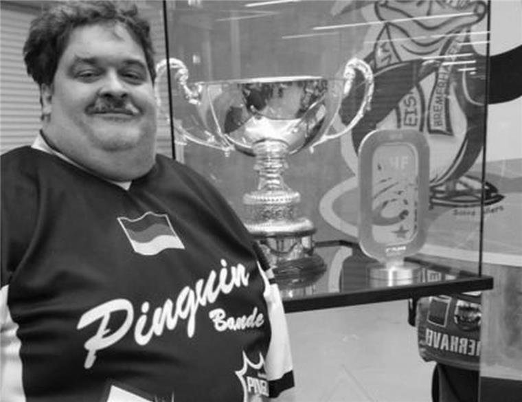 Eishockeyfans trauern um "Platti" Schumann Der Tod von Jörg-Steffen Schumann, genannt "Platti", löste bei den Fans der Fischtown Pinguins Bestürzung aus.