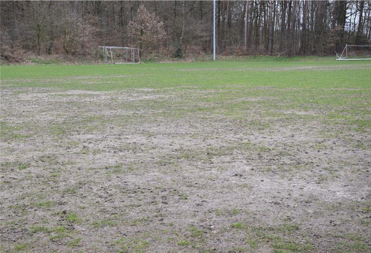Viktoria Oldendorf: Gute Chancen für neuen Platz Der Trainingsplatz des SV Viktoria Oldendorf, der in seinem aktuellen Zustand eigentlich nur als Acker bezeichnet werden kann.