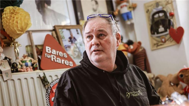 „Bares für Rares“-Händler Waldi ist jetzt Krimi-Autor Der Trödel-Händler Waldi Lehnertz wurde durch die ZDF-Show „Bares für Rares“ bekannt.