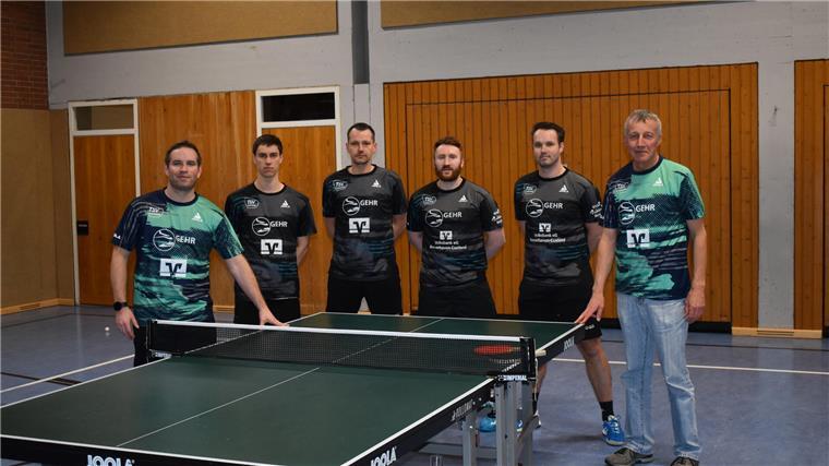 Tischtennis: TSV Lunestedt rechnet mit höllischer Regionalliga-Rückrunde Der TSV Lunestedt will mit (von links) Matti von Harten, Martin Wille, Björn Oldenstädt, Anton Depperschmidt, Martin Gluza und Betreuer Siegfried Grotheer an die starke Hinrunde in der Regionalliga Nord anknüpfen. Topspieler Elger Neumann fällt aber zurzeit mit Rückenproblemen aus.