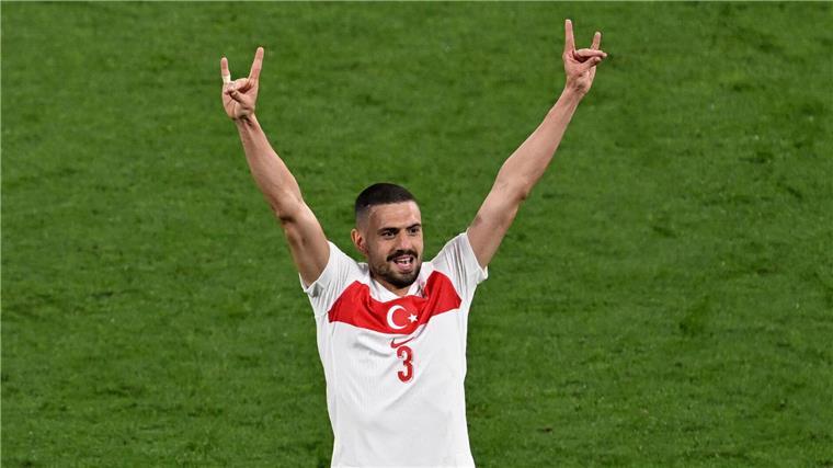 Der Türke Merih Demiral ist nach seinem Torjubel in der Partie gegen Österreich von der UEFA für zwei Spiele gesperrt worden.