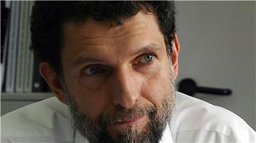 Der türkische Kulturförderer Osman Kavala erhält die Goethe-Medaille, das offizielle Ehrenzeichen der Bundesrepublik Deutschland. (Archivbild)