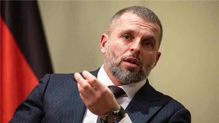 Ukrainischer Minister: Olympia-Teilnahme ist „unser Sieg“ Der ukrainische Sportminister Matwij Bidny sieht die Olympia-Teilnahme der Ukraine als Sieg.