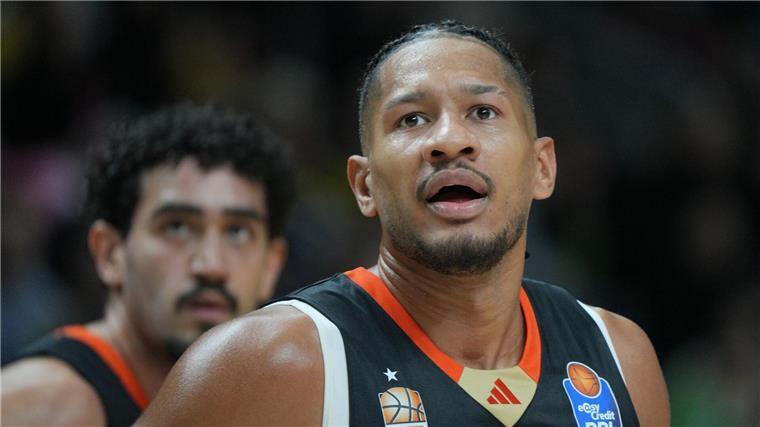 Rückwirkende Dopingsperre für Ulmer Basketballer Jallow Der Ulmer Basketballer Karim Jallow ist rückwirkend von Januar 2024 bis Januar 2025 gesperrt worden.