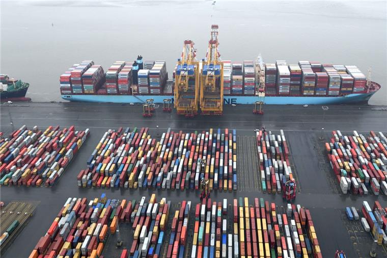 Der Umschlag an der Stromkaje in Bremerhaven hat im ersten Halbjahr 2019 hohe Verluste erlitten.