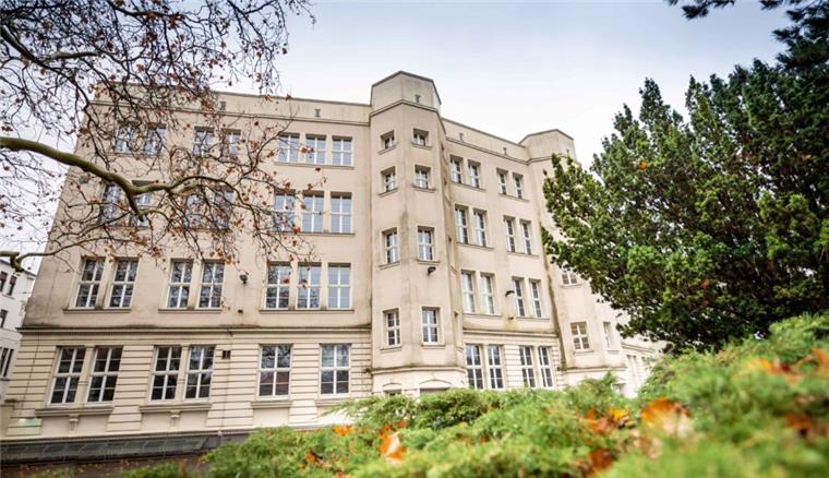 Entwarnung am Lloyd Gymnasium: Unterricht findet wieder statt Der Unterricht kann am Lloyd Gymnasium in Bremerhaven wieder normal stattfinden.