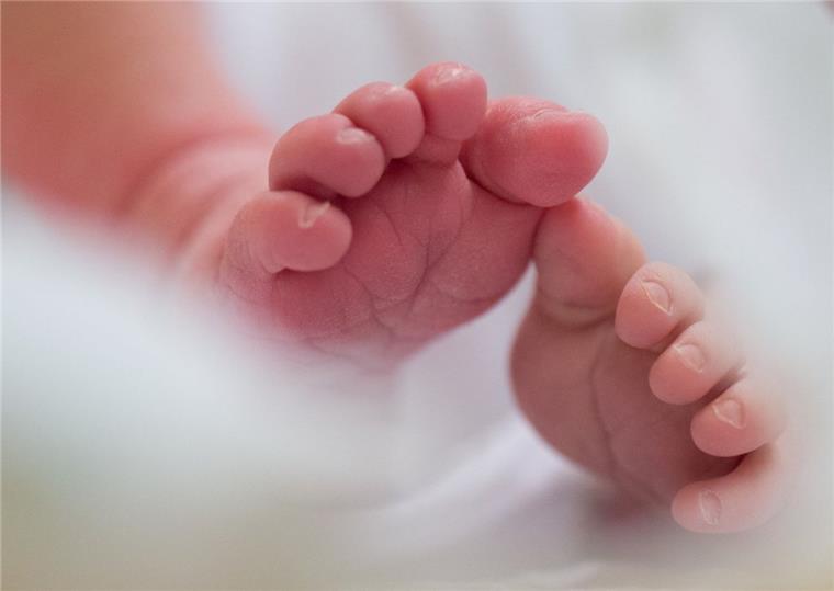 Der Verband der Ersatzkassen (VDEK) kritisiert die Schließung der Geburtshilfe in der Helios-Klinik Wesermarsch scharf.