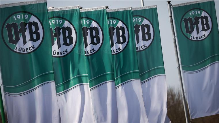 „Welle der Solidarität“: Lübeck-Insolvenz vorerst vertagt Der VfB Lübeck kämpft erneut um seine Existenz.