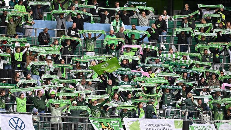 Der VfL Wolfsburg ist beim Hamburger SV zu Gast.