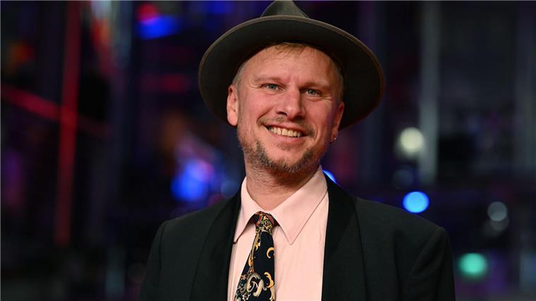 Der vielbeschäftige Schauspieler macht auch Musik.