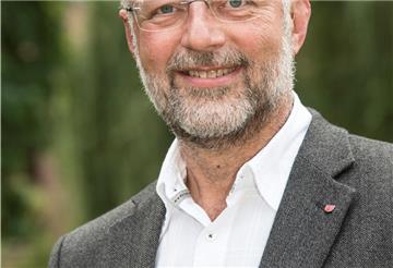 Der Virologe Professor Andreas Dotzauer von der Universität Bremen beantwortet Leser-Fragen rund um das Coronavirus.