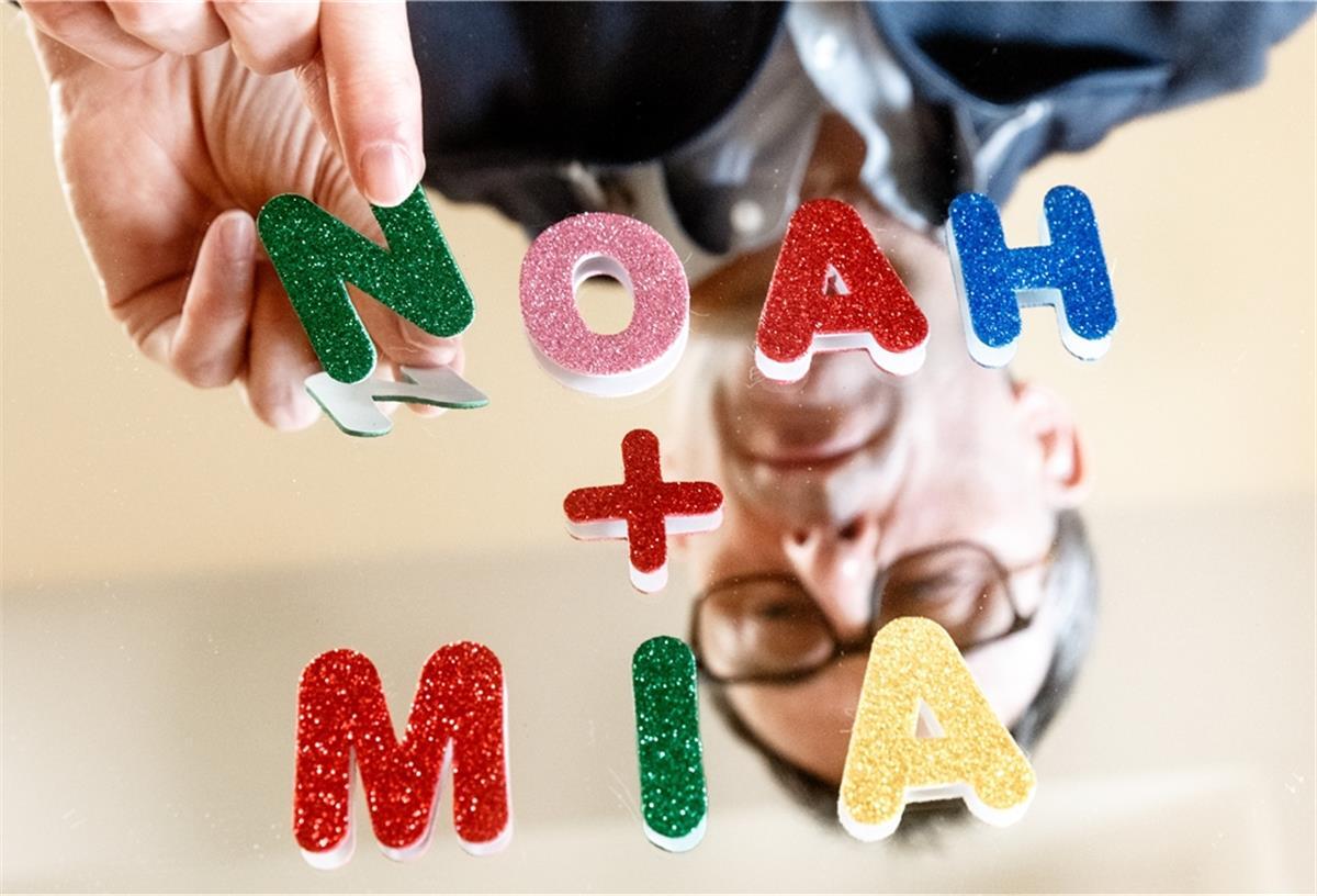 Das sind die verrücktesten und beliebtesten Babynamen 2020 Die Namen Mia und Noah.