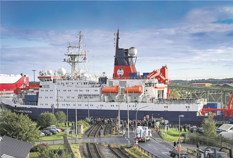 „Polarstern“ ist keine Alternative zur „Najade“ Schiff "Polarstern" vor Hafenkulisse.