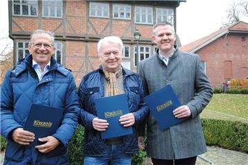 Der Vorstand des Kiwanis-Club Oste-Wümme (von links): Günter Holst, Wilfried Ruskowski und Marco Duden.