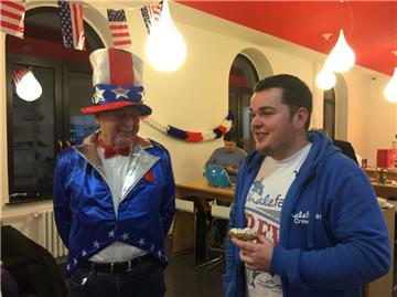 Der "Wahlmorgen" ist für diese Trump-Gegner im Havenhostel schlecht gelaufen.