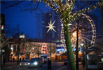 Der Weihnachtsmarkt in Bremerhaven wird heute am Montag eröffnet. Foto Scheschonka